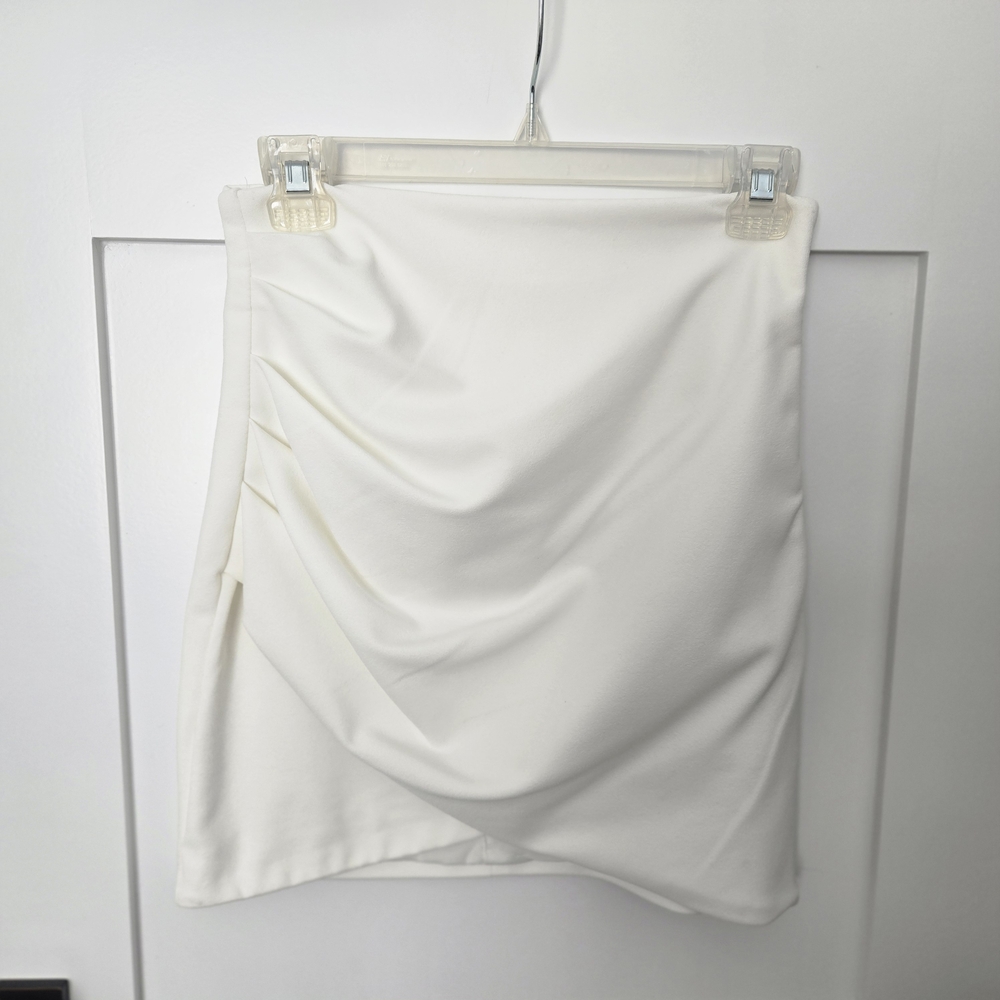 Zara NWT Size XS White Mini Faux Wrap Skirt With Rouching On Side